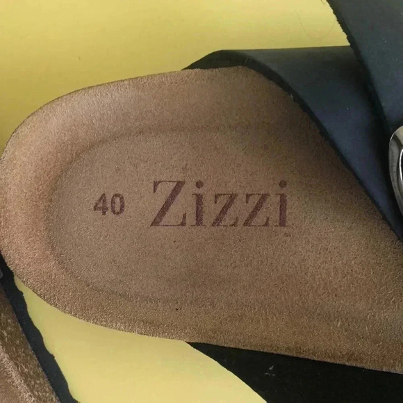 Zizzi black leather sandals with toe strap and adjustable strap.  Wide fit - Picture 3 of 4